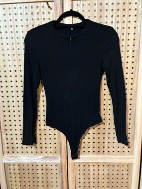 Black Long Sleeve Zip-Front Bodysuit Size S